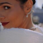 Iza Calzado Instagram - Wearing this gorgeous Terno by @amoralbano25 for yesterday’s @lorealparis I’m Worth It Campaign Launch. A look that speaks to the strength and elegance within Filipinas. 🇵🇭 Styling by @iamkatrinacruz and @johnkarunungan Jewelry by @diagoldjewelry Makeup by @lalaflores16 Hair by @jan.edrosolan