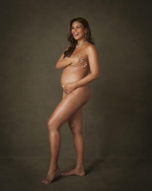 Iza Calzado Instagram - When I look at these images, I am reminded of how powerful I felt when I was giving life to Deia inside me. It was the first time in my life that I fully embraced my body and the DIVINE POWER inside me. 

As I felt the life growing inside me, I vividly remember holding my belly as it dawned on me what great privilege and power I have been given to carry a child. 

May every woman be able to tap into their power, in whatever way, shape or form. It may be by revolutionizing change in their own communities. Being a career woman or homemaker, being a creative or having a corporate job. Whether it is by nurturing yourself, a child, pets, plants or other people we have chosen as our family. You are giving life to another, yes, even art — and that is power. 

As we usher in International Women’s Day, may every woman feel worthy to take up space and be seen and heard. May every one of us feel more than enough. 

Celebrating and honoring my body for all that it has done for me and continue to do for me. I AM GRATEFUL. I AM A WOMAN. I AM POWERFUL!

#thebodyloverevolution