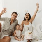 Iza Calzado Instagram - ‘Deia - go smash smash on the cake..!’ (She grabs her first handful of cake and tries to put it in her mouth.. parents, yayas and photographer all scream...) Super fun doing a cake-smash shoot! 🎂 📷 @storkstudio 🍰 @cupcakelabph