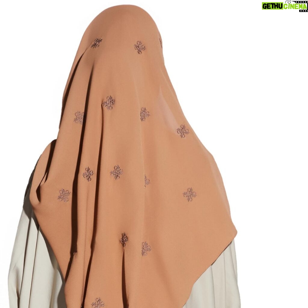Izara Aishah Instagram - Instant hijab (ALAIA Design) and abaya (outerwear) from my brand @izaraworld