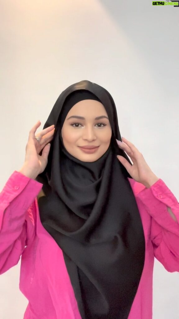 Izara Aishah Instagram - This is our Amara instant shawl from @izaraworld 🤍 I know you have been waiting for the second tutorial tu right, here you go loves! -Available to purchase -Click link in bio to shop -worldwide shipping -Matte Satin -2 meters instant shawl -ATOME for Malaysians only -click paypal to find debit/credit card payment option RM99only