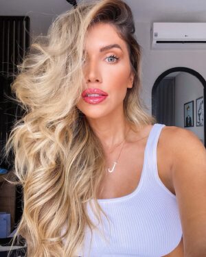 Jéssica Belcost Instagram - Na dúvida entre a foto 1 e 2 para a nova capa do meu perfil, acabei escolhendo a primeira! ☺️
Vocês gostaram mais de qual?