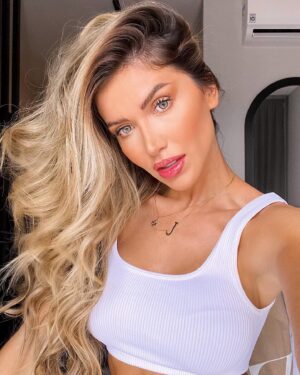 Jéssica Belcost Instagram - Na dúvida entre a foto 1 e 2 para a nova capa do meu perfil, acabei escolhendo a primeira! ☺️
Vocês gostaram mais de qual?
