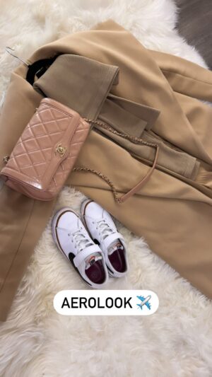 Jéssica Belcost Instagram - Arrume-se comigo para o aeroporto!!
Lookinho real que estou usando para viajar. 🥰

Gostaram? :)