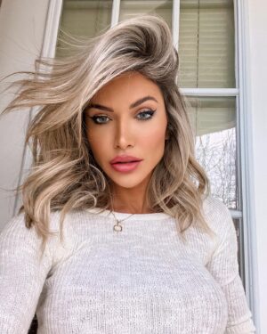Jéssica Belcost Instagram - Boa tarde!! Já assistiu o Reels de ontem que mostrei a técnica que usaram para deixar meu cabelo loiro aqui nos EUA?