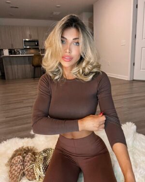 Jéssica Belcost Instagram - Hello! 🤎