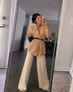 Jéssica Belcost Instagram - Tirei o pijama, significa que vou pra cidade grande! 😂