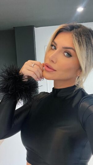 Jéssica Belcost Instagram - Esse é o bazar secreto das milionárias de São Paulo! 🤫

Eu achei incrível! 

A ONG Obra do Berço existe há muitos anos e as peças são doações, por isso as vendas são 100% revertidas. 
Muito legal, né?! :)

📍Av. das Magnólias, 578 - Cidade Jardim, São Paulo