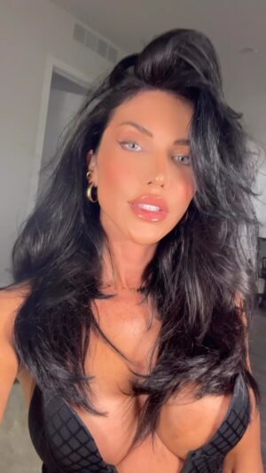 Jéssica Belcost Instagram - Oi! Tudo bem por aí?! 😅🤍