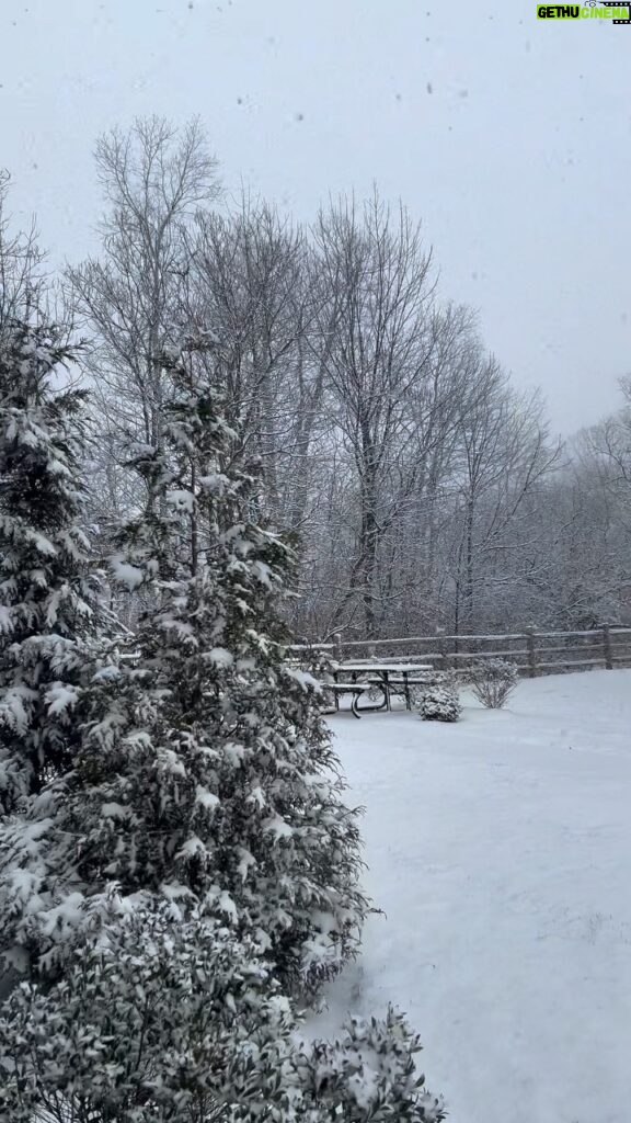 Jéssica Belcost Instagram - Acho que agora sim começou a nevar de verdade! 😅☃️