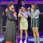 Jéssica Segura Instagram - “Gran noche” • Noche de amigos, se cantó, se gritó, se cenó y las risas no faltaron Mucho éxito @imanol_a_secas 👏🏼👏🏼👏🏼 • #teatro #mentiras #musical #actor #actress #friends #envinadas #amigos ¿Ya viste mentiras?