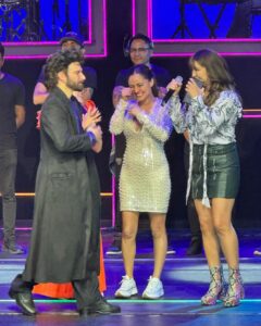 Jéssica Segura Instagram - “Gran noche” • Noche de amigos, se cantó, se gritó, se cenó y las risas no faltaron Mucho éxito @imanol_a_secas 👏🏼👏🏼👏🏼 • #teatro #mentiras #musical #actor #actress #friends #envinadas #amigos ¿Ya viste mentiras?
