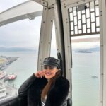 Jéssica Segura Instagram - Fotitos que se quedaron en el carrete! • No saben que día tan mágico, yo soy mega fan de Disney, visitamos el museo, vimos el atardecer y fuimos a @skystarwheel amoooo este lugar y no se por qué no les compartí las fotos 😂😂😂 • #travelphotography #travel #trip #vacation #goldengatebridge #sf #sanfrancisco #outfit #jessicasegura #photo ¿Conoces San Francisco?