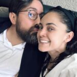 Jéssica Segura Instagram - Te amo barbas! • Gracias por ponerle sabor al caldo, por reír , por abrazarme, por caminar conmigo pero sobre todo por crecer conmigo y por ayudarme a entender que el amor tiene muchos colores y formas y a amar y honrar nuestra historia • cuéntenme ¿qué parte de su historia de amor es su favorita? • #love #couple #sanvalentin #amor #14defebrero