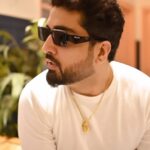 Jaani Instagram - लोगों को देखा दफ़नाते हैं लोग,मैंने मुझे दफ़नाया हुआ है 🌪️❤️🌪️ #Yaarkasatayahuyahai