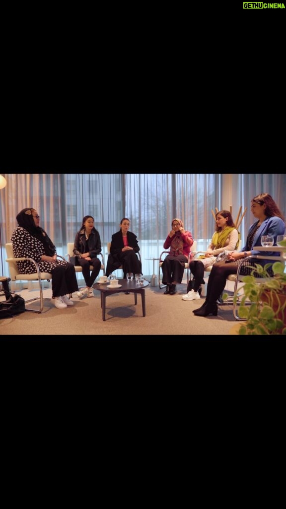 Jacinda Ardern Instagram - Recently I had the privilege of meeting with some of the women from Afghanistan who have recently taken refuge in New Zealand. Amongst them are Doctors, entrepreneurs, journalists and sporting champions just to name a few. But the regime in Afghanistan means they cannot live their lives as they choose. We are seeing other examples around the world at present, and the recent protests in Iran are a reminder of why it’s so important to keep raising these issues no matter where in the world we are.