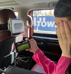 Jacinda Ardern Instagram - When we boarded the NZDF plane to head to the East Asia Summit this afternoon, I asked the crew whether they were expecting any updates on the Black Ferns game while we were mid air. Not only did they update us on the score, we got a run down on injuries. We landed with enough time to catch the closing 20mins…and I’m so glad we did. There are no words for that game, just like there’s almost no words for the Black Ferns. But for now, I’m going to go with ‘legends.’ 🖤🖤🖤