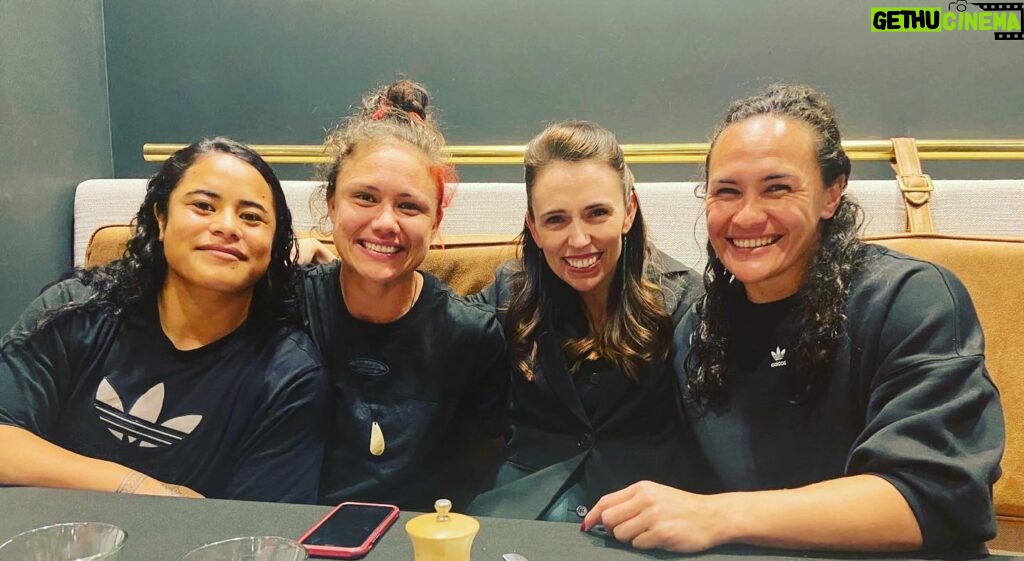 Jacinda Ardern Instagram - If there was ever an example of wanting to be in two places at once….I’m gutted I can’t be at the Black Ferns final tonight (I’m having to head to the East Asia Summit with other leaders from our region) But I felt so lucky to see the team in person on Thursday night, and pass on all my respect and admiration for them. They’re an amazing team - and I hope they feel all of New Zealand’s support and love this evening. We’re with you! #GotheBlackFerns!