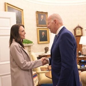 Jacinda Ardern Instagram - Writing this post in between flights home, and at the end of a really big day. Today I had the opportunity to meet with the President and Vice President of the United States of America. We were scheduled to meet with the President for roughly an hour, but we stayed for 90 minutes discussing everything from the war in Ukraine, the recent gun violence in the United States, the Indo Pacific Economic Framework and trade issues right through to our shared Irish heritage and family members who served in the Pacific during the war. It was also such a pleasure to meet the Vice President, who has specific responsibility for United States work in space and cyber related issues so we discussed both - with a particular focus on the work New Zealand has been doing in the aftermath of March 15 on terrorism and violent extremism online. These are tough times globally, so the chance to speak so openly and frankly with other leaders on behalf of New Zealand was a welcome opportunity. And now, it’s time to come home! See you soon! 📸Joy Asico