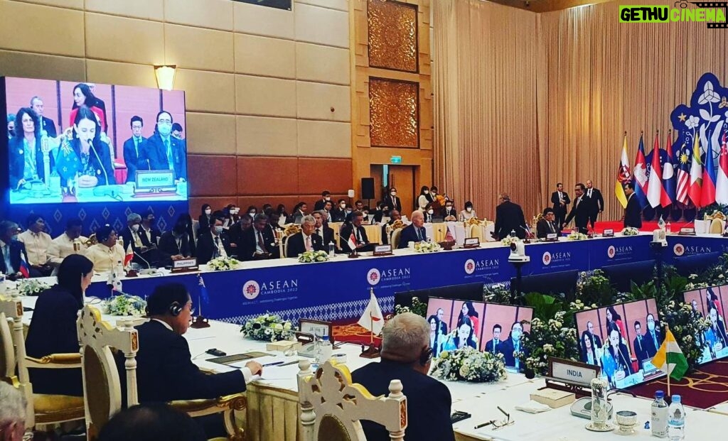 Jacinda Ardern Instagram - This afternoon was the East Asia Summit- a major gathering of leaders from across the region. We discussed everything from Myanmar to Ukraine, North Korea, tension in the South China Sea, womens economic empowerment and climate change. I was asked today whether I thought this was the worst state the region, or even the world, had been in for some time. I can certainly see why it would feel that way for many - but you don’t have to look too far back in our history to find periods of significant conflict and disruption. What I do know is that we have so many opportunities now to deploy diplomacy and dialogue - forums and institutions where leaders come together to listen and be heard. And while that won’t solve all of the many issues we face, it does help lessen miscalculations, and reminds each other of what’s at stake.