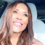 Jackie Guerrido Instagram - Sonríe!!! Un corazón agradecido es un imán de Bendiciones! #grateful 😘😍