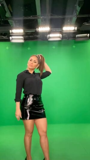 Jackie Guerrido Instagram - It’s a wrap! Cerramos con broche de oro! Agradecida por hoy, emocionada por mañana. #grateful ❤️