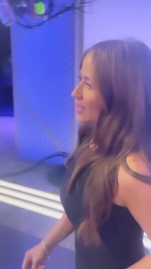 Jackie Guerrido Instagram - Behind the scenes! Cómo está el tiempo en tu área? #univision #primerimpacto