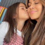 Jackie Guerrido Instagram - Desde muy joven fui madre, y ahora, con el dulce título de abuela, no parece pero si lo soy 🙌🏻🥰 con ella siento que lo he alcanzado todo. Mi nieta, es una bendición que llena mi corazón de amor y alegría. ¡Qué privilegio! Thank you God! 🙌🏻❤️🙏🏻🥰 my lil One! #bestgift #blessed #mothersday