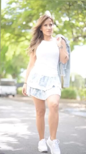 Jackie Guerrido Instagram - Siempre parece imposible hasta que se hace”#dreambig #stepbystep ❤️