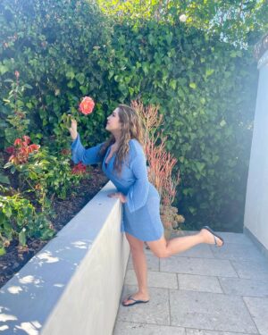 Jacqueline Laurita Instagram - Just two girls in the #malibu sun having fun! 👯‍♀️☀️Always the best time doing girl time with my dear friend @erriettelenasdesign 💕  I somehow can never take my photoshoots by friends seriously, but  here it is. 📸🤪 A little Rest and relaxation, mixed with a lot of fun and a lot of laughs is exactly what was needed. 🫶🏼👯‍♀️ (More videos and pictures from Malibu in my story )