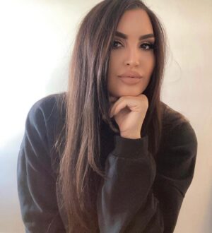 Jacqueline Laurita Instagram - Happy Birthday my beautiful 31 year old @ashleemalleo ! I love you! Each year brings it’s share of good times, as well as it’s challenges. I know 30 has been a challenging year for you, with a lot of changes. All of this is meant to be part of your story, your journey,  and it’s bringing you to exactly where you’re meant to be. You are strong enough to overcome any obstacle. New doors and experiences will keep opening up for you. Keep exploring. Keep learning, growing and evolving. That’s living! You’re beautiful, smart, funny, and you are a fantastic Mother. You have all the tools you need to create the future of your dreams. Keep moving forward! I am extremely proud of you! Enjoy your special day today! Xoxo 🎈🤗🎂🥂🍾💋❤️💋❤️💕