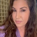 Jacqueline Laurita Instagram - 🖕🏼😝🖕🏼🌅🐶🌺🥚 #Nofilter #Nofacelift #51 💋⬇️ (…and a neck lift isn’t a facelift 😘) “Natural” meaning “No Filter” here!