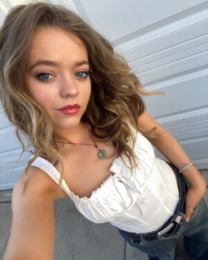 Jade Pettyjohn Instagram - Just poppin in to say hello :)