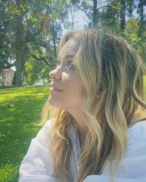 Jade Pettyjohn Instagram - Something that has become increasingly more real to me is how sacred life is. To lean in to the kiss. And let your belly ache as you laugh. To play Purple Rain for a stranger in a park. To take risks. To spend your time on people and pursuits that enhance you and not drain you of your power and glow. The concept is so painfully simple but man I’ve been really feeling the power in it. I don’t necessarily feel like life is short, but I do think it’s fast. And I want to feel my life as I live it and appreciate just how godly being here is. Sending you some love and genuinely hope you’re doing well :)