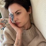 Jaimie Alexander Instagram - I’ll be home all weekend if you need me. 🤦🏻‍♀️ #dammit