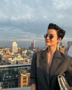 Jaimie Alexander Instagram - Lovely evening at the Australian Fashion Foundation Summer Party celebrating Aussies in fashion 💛 Wearing a suit my very talented stylist @marc_eram did with @becandbridge 🇦🇺 #ausff