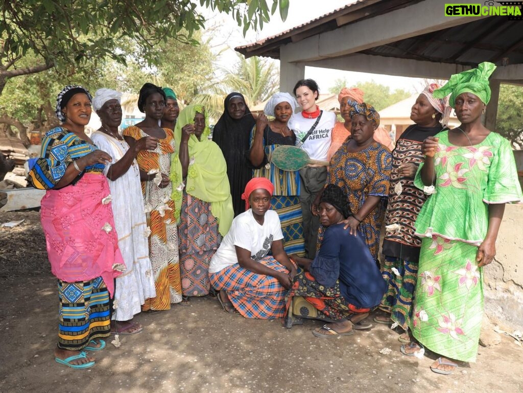 Jaimie Alexander Instagram - Say hello to the women oyster farmers of Kartong, The Gambia 👋 Self Help Africa are working with these women as part of our @irish.aid funded project that aims to improve food security and incomes for 12,000 people, through: - Sustainable oyster harvesting and processing - Waste management - Vegetable production Today, a group of women oyster farmers demonstrated to our Gambia team & @jaimiealexander a number of programme activities, including: - Rack culturing oysters - stringing the oysters and placing on ‘racks’ in the water to better protect mangroves - Sorting through oysters to find the superior female oyster shells - The planting of new mangroves and the protection of existing and restored mangrove forests Why are programmes like this so vital in The Gambia? Low lying coastal areas such as Kartong are particularly vulnerable to the impacts of climate change, putting livelihoods at risk. Part of the solution lies in protecting the previous mangrove forests of the region. Mangroves are a hotspot for biodiversity, providing food and income through activities such as oyster farming - and are also up to seven times more effective than other forests at removing polluting carbon from the atmosphere. Working together, women oyster farmers in The Gambia are transforming their families’ futures and protecting our precious planet too 💚