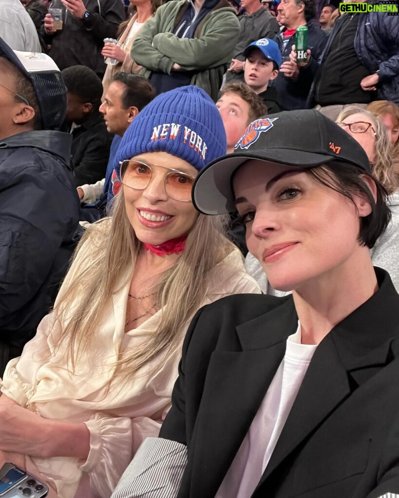 Jaimie Alexander Instagram - We had the best time tonight supporting our @nyknicks at @thegarden (Was sad @juliusrandle30 wasn’t in the game but snuck a little stalker pic anyway) 🥰🏀