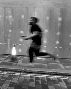 Jake Gyllenhaal Instagram - 🏃🏻📞