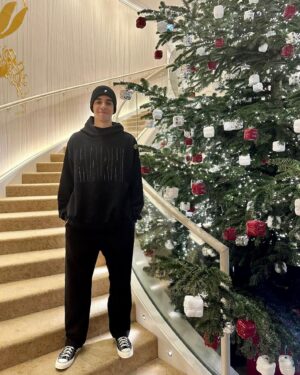 Jamal Musiala Instagram - Merry Christmas everyone!
Enjoy the time with your loved ones 🙏🏽