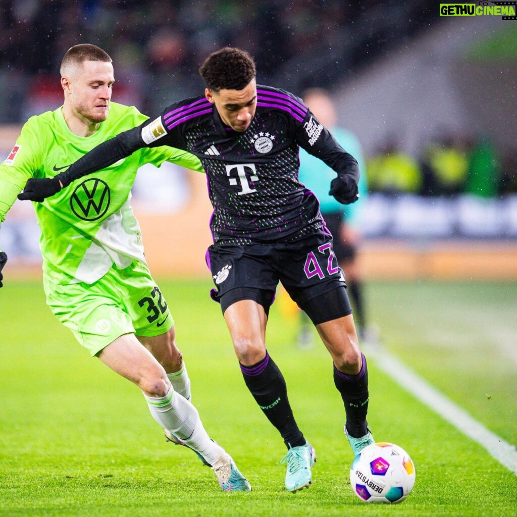 Jamal Musiala Instagram - Great way to celebrate my 100th @bundesliga appearance. Wishing everyone a joyful Christmas time 🙏🏽