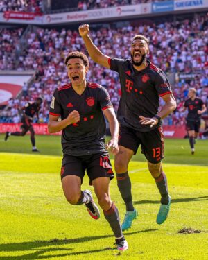 Jamal Musiala Instagram - A huge thank you to all of you for your incredible support last year! 🙏🏽 Now it’s time to focus on our goals for 2024. Best wishes and a happy, healthy and successful new year 💪🏽