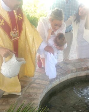 Jamie Lynn Spears Instagram - Our community is experiencing a tremendous loss after the tragic passing of Father Mark.
No words could even come close to explaining the gift that Father Mark was, instead I’m going to tell you a story of my first hand account & testament to how special he was. In 2017, me and my family were in our darkest hour as we watch my little girls lifeless body, while she was in a coma with a machine breathing for her, & things did not look good. My mama or one of her friends had already let Father Mark know of our situation, so he made his way to us, even as inconvenient as it may have been to drive over an hour out of his way on a Super Bowl Sunday of all things. He waited a long time in the waiting room with friends and family, as we were in an ICU for the most severe situations, & you could only have minimal ppl come back, but finally, they let him back, after I begged and pleaded, please let Father Mark back to pray over my baby girl………
CAPTION TOO LONG-
CONTINUED IN MY PHOTO SLIDES ABOVE⤴️⬆️