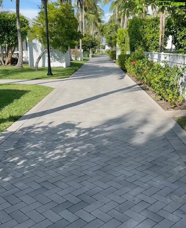 Jamie Lynn Spears Instagram - good times were had🌴🌊☀️👙🏖️🐚🤙🏻 Sunset Key Cottages, A Luxury Collection Resort