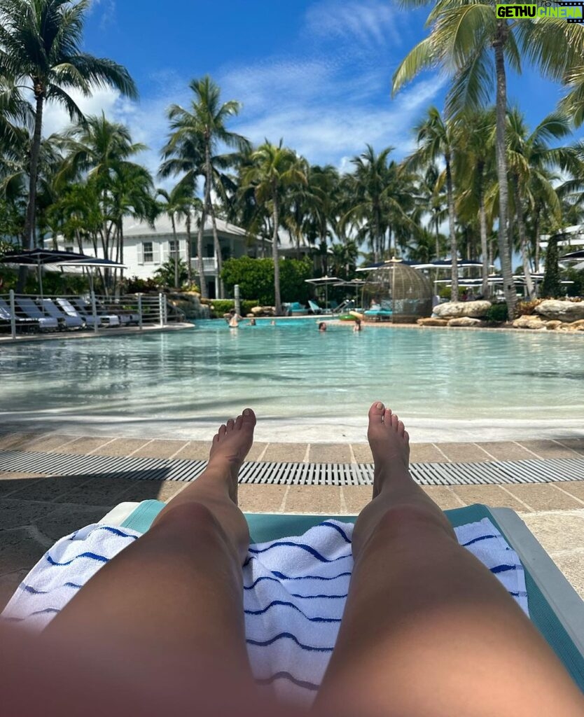 Jamie Lynn Spears Instagram - good times were had🌴🌊☀️👙🏖️🐚🤙🏻 Sunset Key Cottages, A Luxury Collection Resort