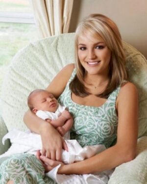 Jamie Lynn Spears Instagram - Happy 15th Birthday to my miracle angel baby girl 🤍🤍🤍 thank you, God for making me her mama