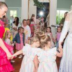 Jamie Lynn Spears Instagram - Ivey’s magical fairytale world brought to life for her 5th bday🎀👛👸💅💕 Thanks to all the magical fairy’s at @partyonceuponatime I didn’t have to do a thing, except enjoy this special day with our sweet girl💝 Too many great pics, so I’ll have to share more in my story🤍💕🤍💕🤍 •we asked for everyone to donate instead of receiving gifts, so the QR code is there for anyone who would like to donate