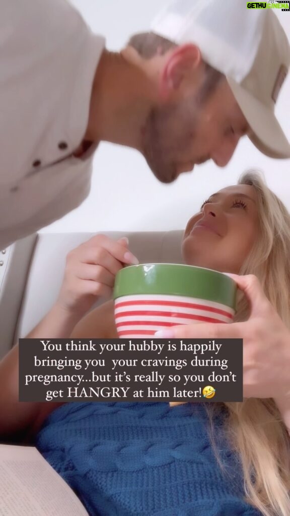 Jamie Otis Instagram - My hubby is just the sweetest!🥰 I’ll forever be thankful God and the universe conspired to bring us together. Our relationship started out in the oddest way being Married At First Sight, but I genuinely believe he’s my soulmate.💯🙏❤️ Being pregnant with twins has really kicked my butt so far!🤪 No matter what I eat I’m nauseous 24/7. I’ve been living on preggie pops, tummy drops, applesauce, toast, cereal and milk. Odd combinations but it’s all I can eat without losing it.🤢 Not for a second will I ever complain during this pregnancy though.🙅‍♀️ I know some women have it so much worse (I’m so sorry!!!) and I am just *SO THANKFUL* for these babies & I’ll do and go through whatever it takes for us to get to bring them home safely!🙏👶🤰👶🙏 I can’t wait for our doc appointment Monday! I hope to find out if they’re fraternal or identical!💕 We have been planning a beach-side GENDER REVEAL too!👏🎉 … we just aren’t sure how we actually wanna do the reveal? I do know I wanna incorporate the kiddos though…any ideas? Suggestions?🤗