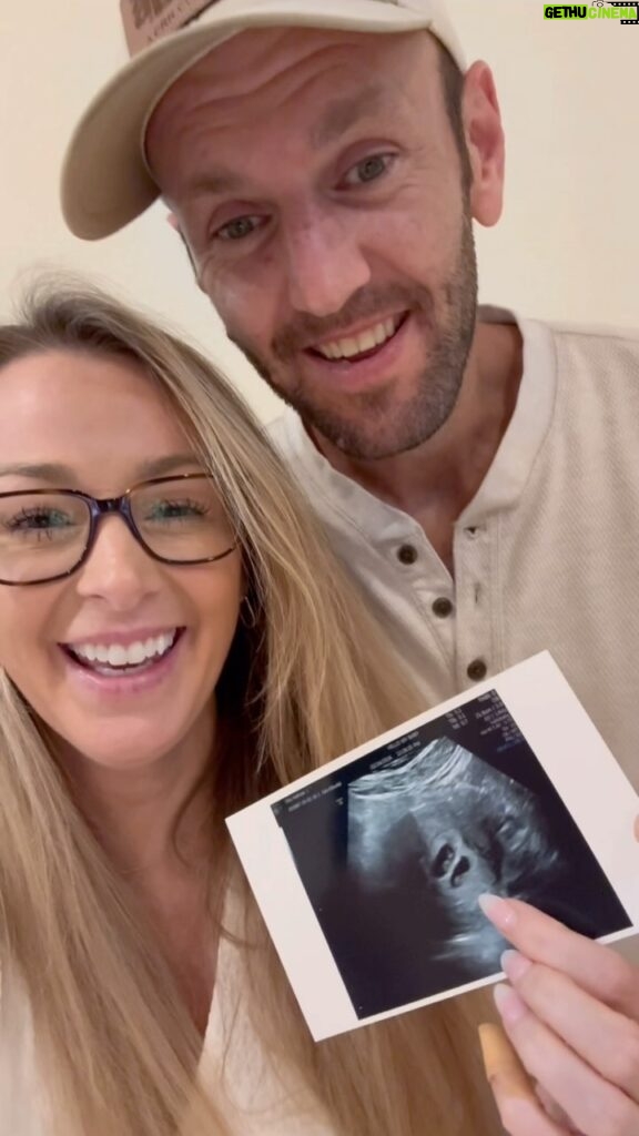 Jamie Otis Instagram - Doug just kept saying “WHAT??” as he stared at the double sacs.🫢🤣 I cannot wait to watch these babies grow!👶🤰👶 Henley and Hendrix are *so* excited too! Rexy is finally a big bro!! 🥹 It’s WILD to think that we spent YEARS trying to get pregnant. One day we were hoping for one little baby and the next we found out God blessed us with TWO!!!🙏😭❤️ If you’re on the struggle bus with something in life, your circumstances can change drastically in a day … continue to envision your dreams daily.💯 (For the last year I’d literally close my eyes at the gym and envision twins in my belly…& now I have them!!🤯). Pray to God/the universe & believe He hears you.💕 Never give up on your hearts desires. No matter where you come from or what you’re going through - never doubt that you can reach your dreams.🙏❤️ I’m sending you so much LOVE!💗
