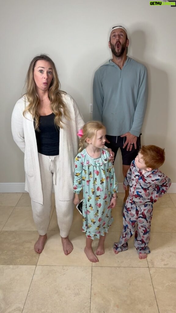 Jamie Otis Instagram - TOMORROW IS OUR 👏TEN👏YEAR👏ANNIVERSARY!👏We have a 3 year old son, 6 year old daughter and TODAY IS THE LAST DAY WE’RE IN OUR 9th YEAR OF MARRIAGE BC TOMORROW MARKS A DECADE!💃🙌🎉 AND IM STILL IN SHOCK THAT WERE KICKIN’ OFF THIS NEXT DECADE OF MARRIAGE WITH TWO NEW BEAUTIFUL BABIES GROWING INSIDE ME!🙏❤️🤰👶👶❤️🙏 …people thought we were crazy for getting married at first sight (we were!🤪) They joked we’d be “divorced at second sight.” (We weren’t)! 🕺💃 We’re still working on ourselves & our marriage TOGETHER.🙏 I can’t wait to see what the next 10 years has in store for us @doughehner!☺️ Thanks for staying by my side through the good tjmes and bad. You make us all laugh daily & you’re always there for us all!💕 Can’t wait to add two more babies to our fam bam!🤰👶👶 I looooove you.❤️